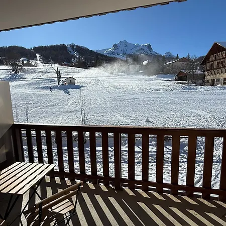 Apartment Au Pied Des Pistes Les Sources Enchastrayes